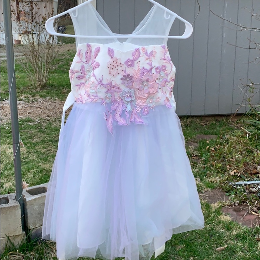 New Girls Dress 6-7 yr old 49-52” tall purple/pink